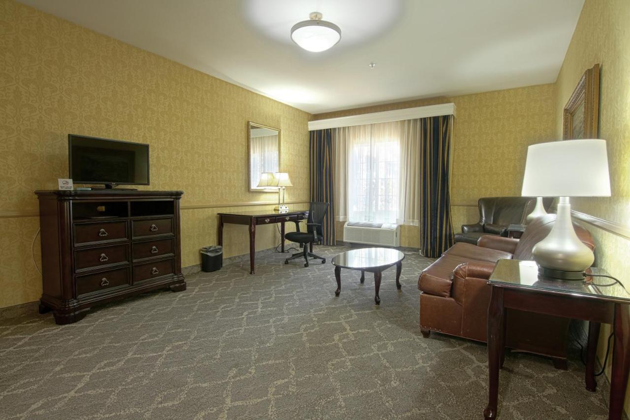 Azure Hotel&Suites Ontario Trademark Collection By Wyndham ภายนอก รูปภาพ